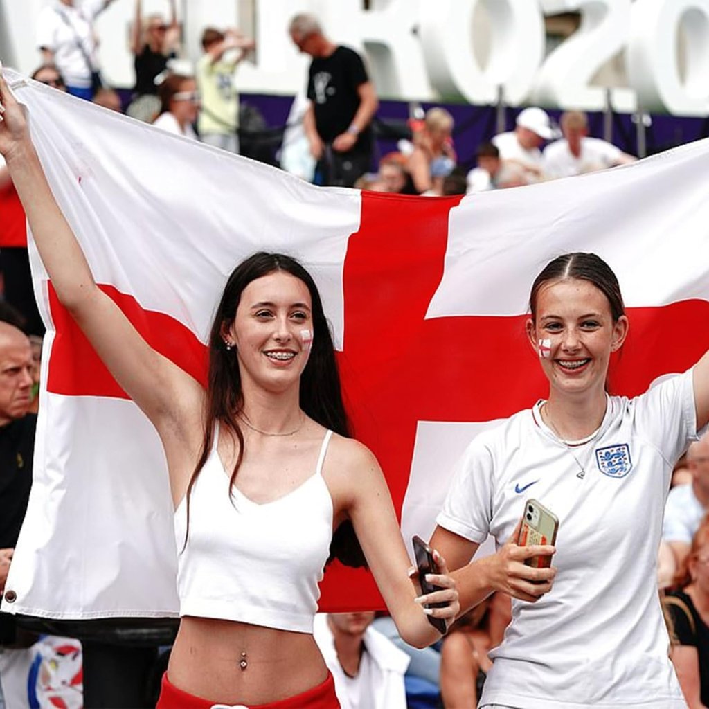 England English Flag for Outside, 400D Heavy Duty Polyester, Double - Sided Printing, Quadruple Stitched Fly Hem, Fade Resistant, 2 Brass Grommets